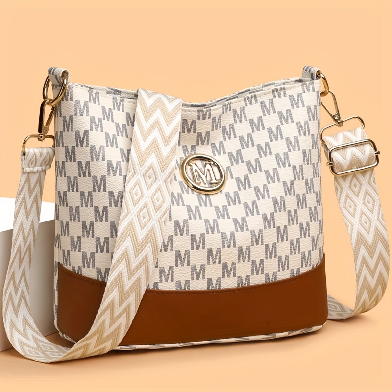 Luxury Bags Louis Vuitton - Elegant Women's Crossbody Bag with 