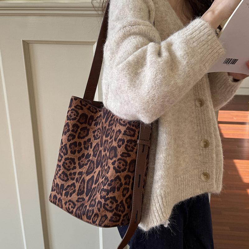 INS Suede Composite Bag Retro  - Bucket Bag Suede review and price