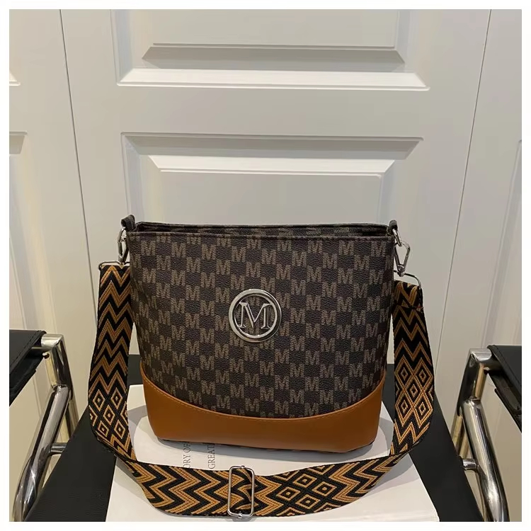 Elegant Women's Crossbody Bag  - Luxury Bags Louis Vuitton review and price